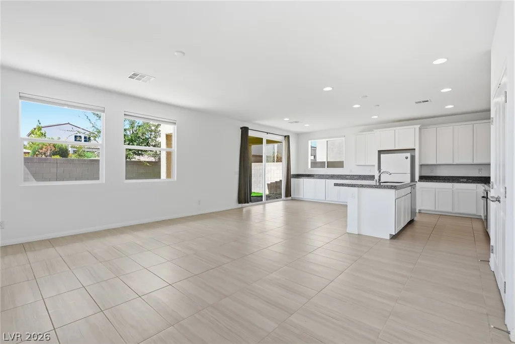 4729 Challenger, North Las Vegas, NV 89031