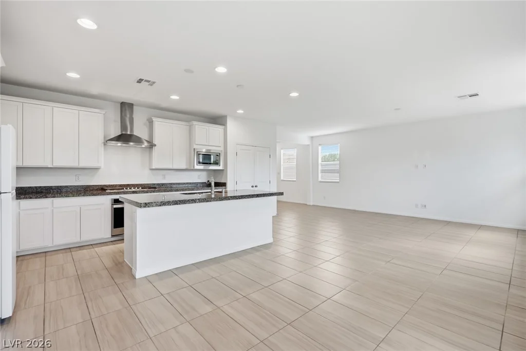 4729 Challenger, North Las Vegas, NV 89031