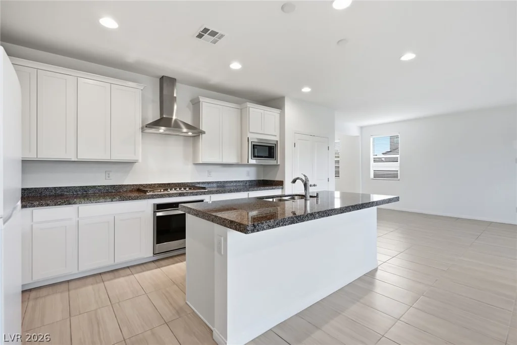 4729 Challenger, North Las Vegas, NV 89031
