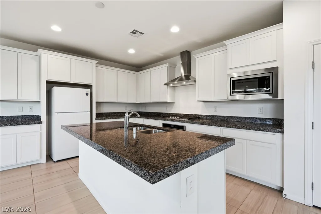 4729 Challenger, North Las Vegas, NV 89031