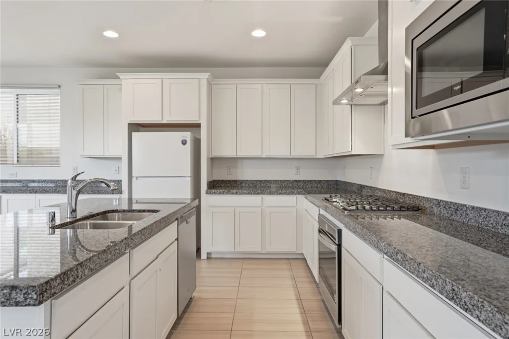 4729 Challenger, North Las Vegas, NV 89031