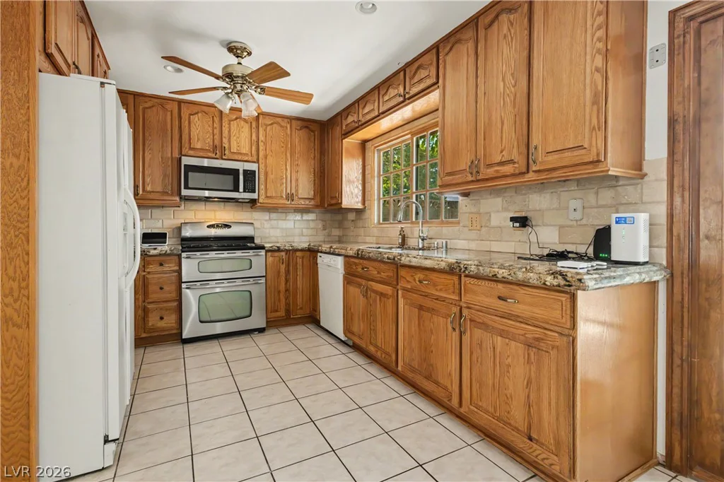 6592 Peachtree, Las Vegas, NV 89103