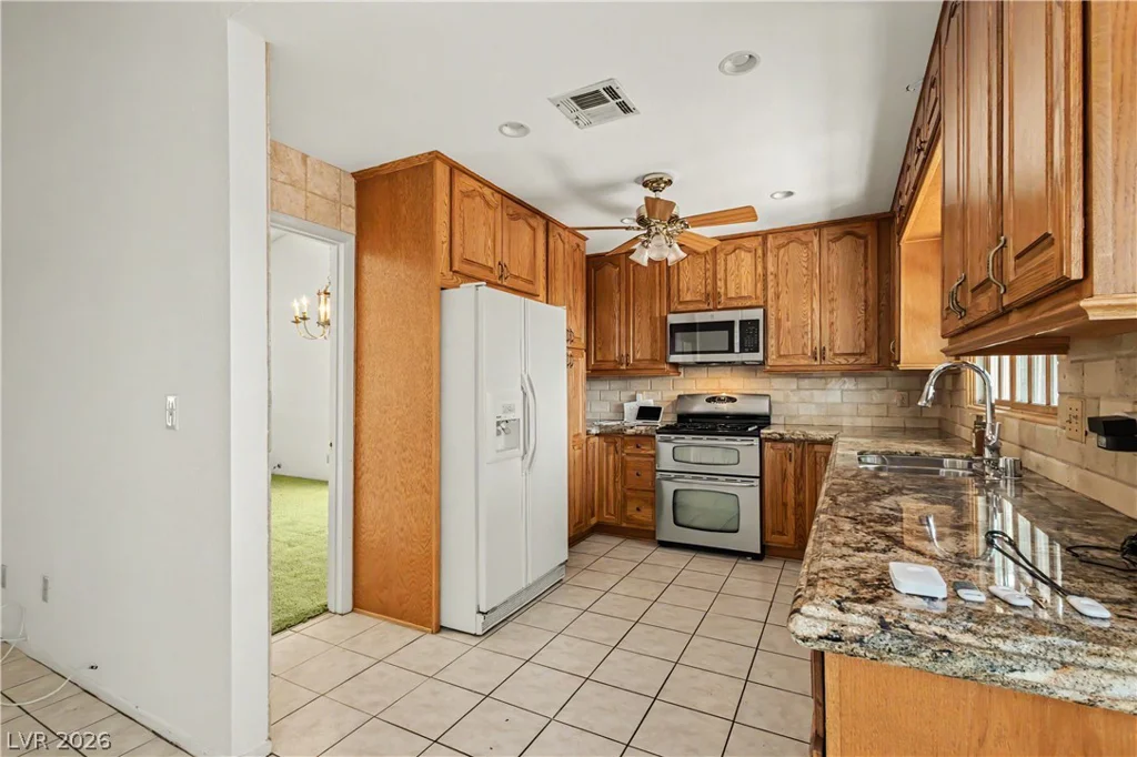 6592 Peachtree, Las Vegas, NV 89103
