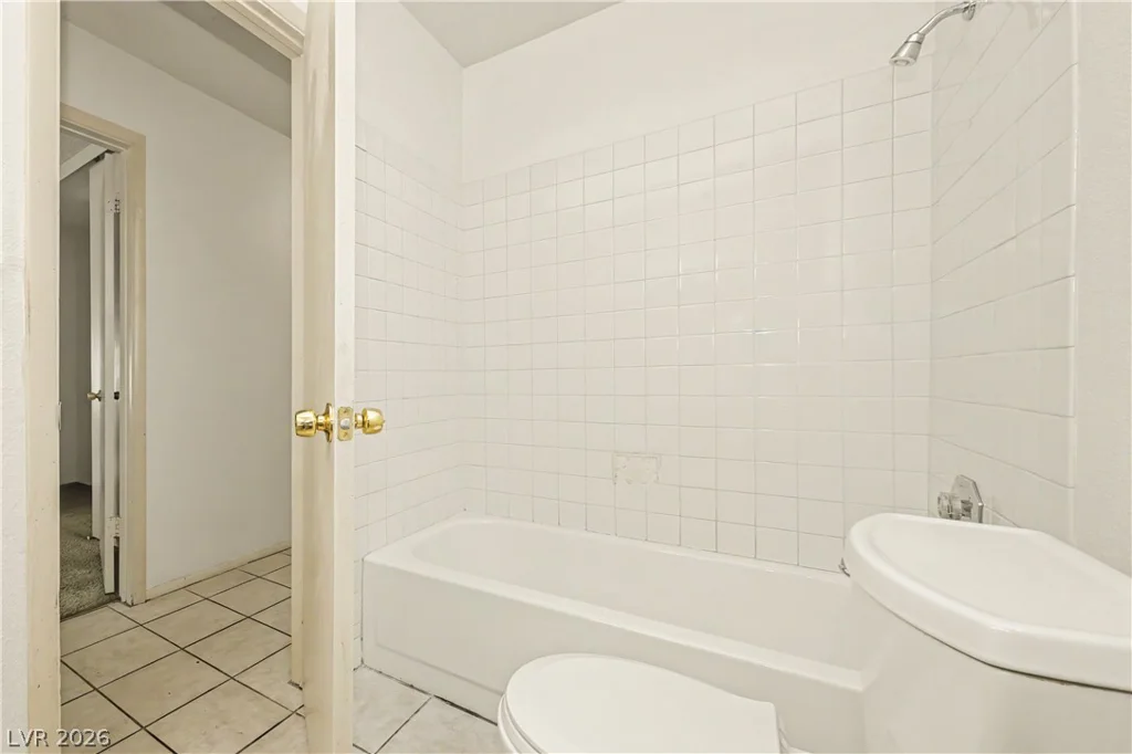6592 Peachtree, Las Vegas, NV 89103