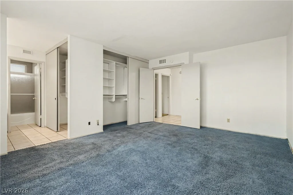 6592 Peachtree, Las Vegas, NV 89103