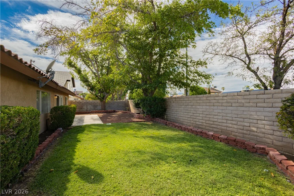 6592 Peachtree, Las Vegas, NV 89103