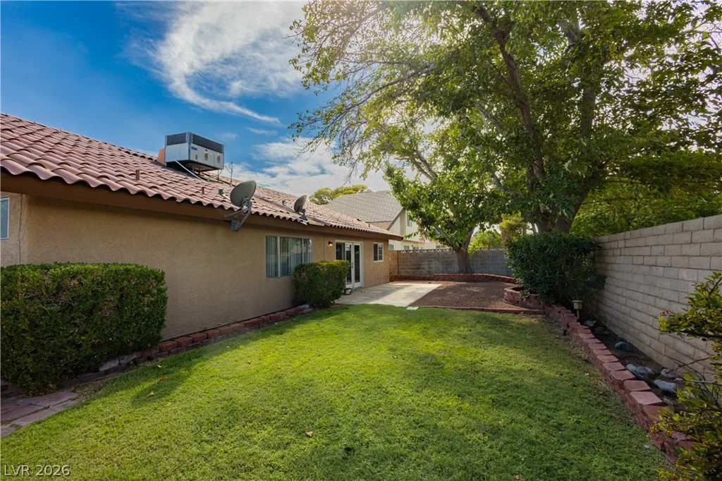 6592 Peachtree, Las Vegas, NV 89103