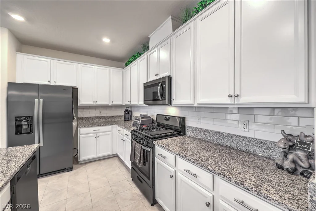 2376 Elmont, North Las Vegas, NV 89086