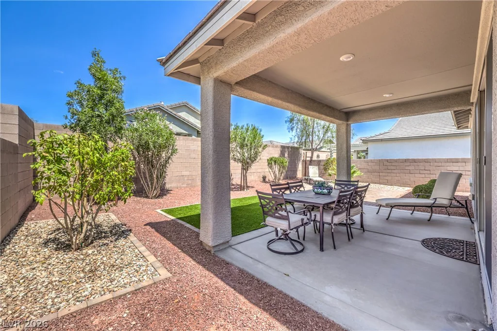 2376 Elmont, North Las Vegas, NV 89086