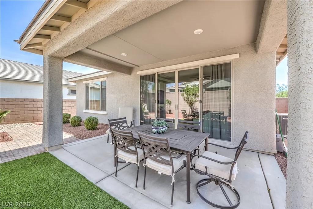 2376 Elmont, North Las Vegas, NV 89086