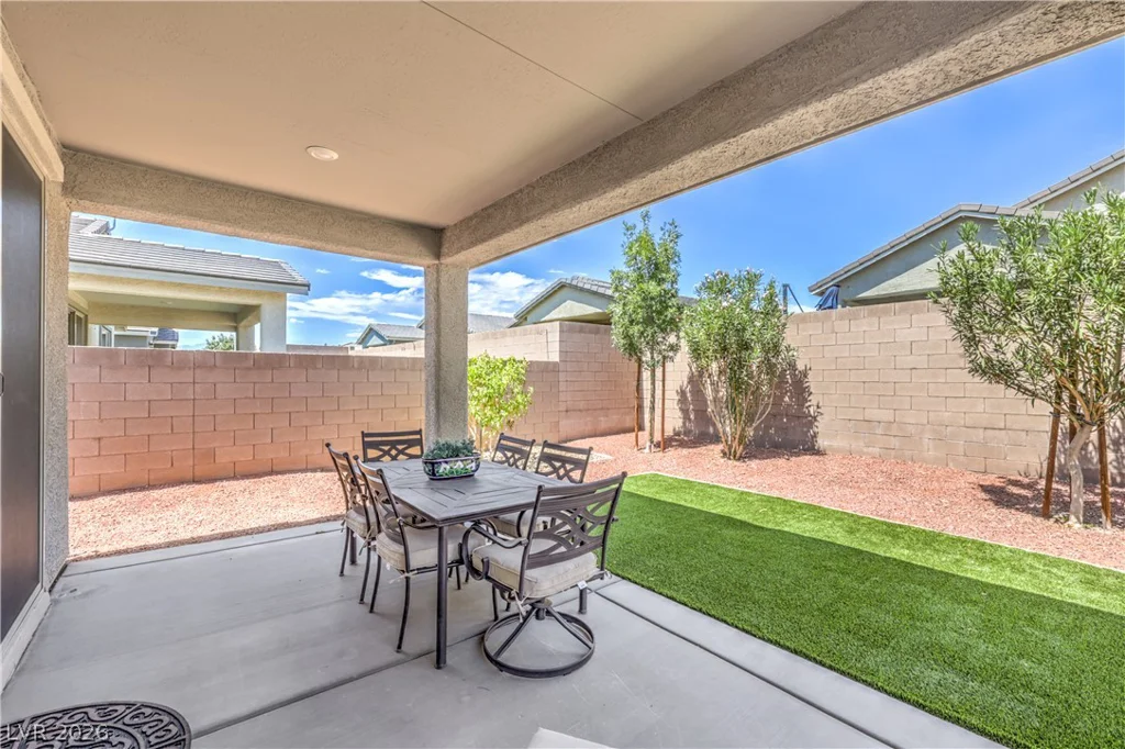 2376 Elmont, North Las Vegas, NV 89086