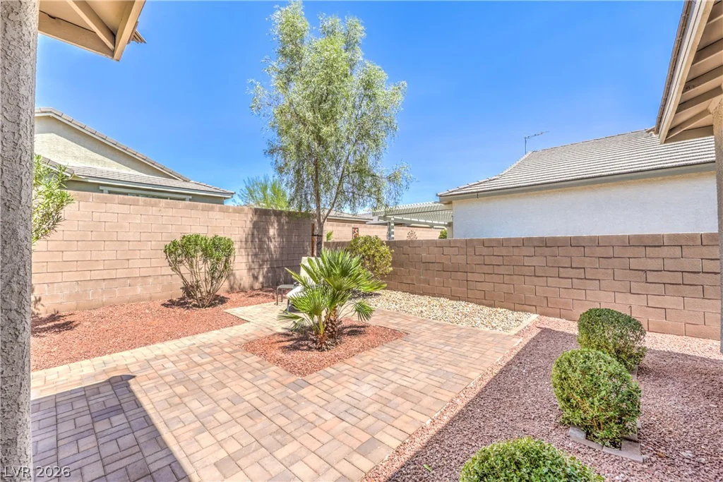 2376 Elmont, North Las Vegas, NV 89086