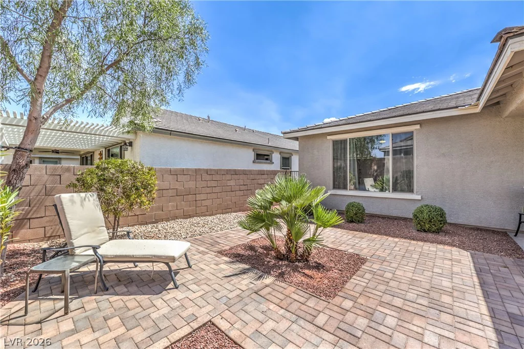 2376 Elmont, North Las Vegas, NV 89086