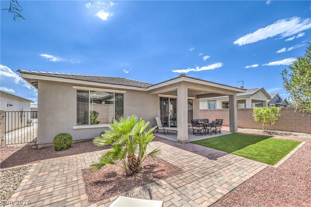 2376 Elmont, North Las Vegas, NV 89086