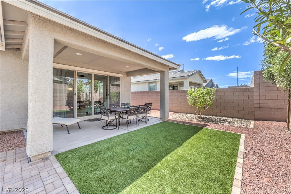 2376 Elmont, North Las Vegas, NV 89086