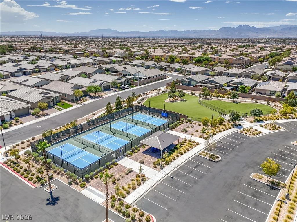 2376 Elmont, North Las Vegas, NV 89086