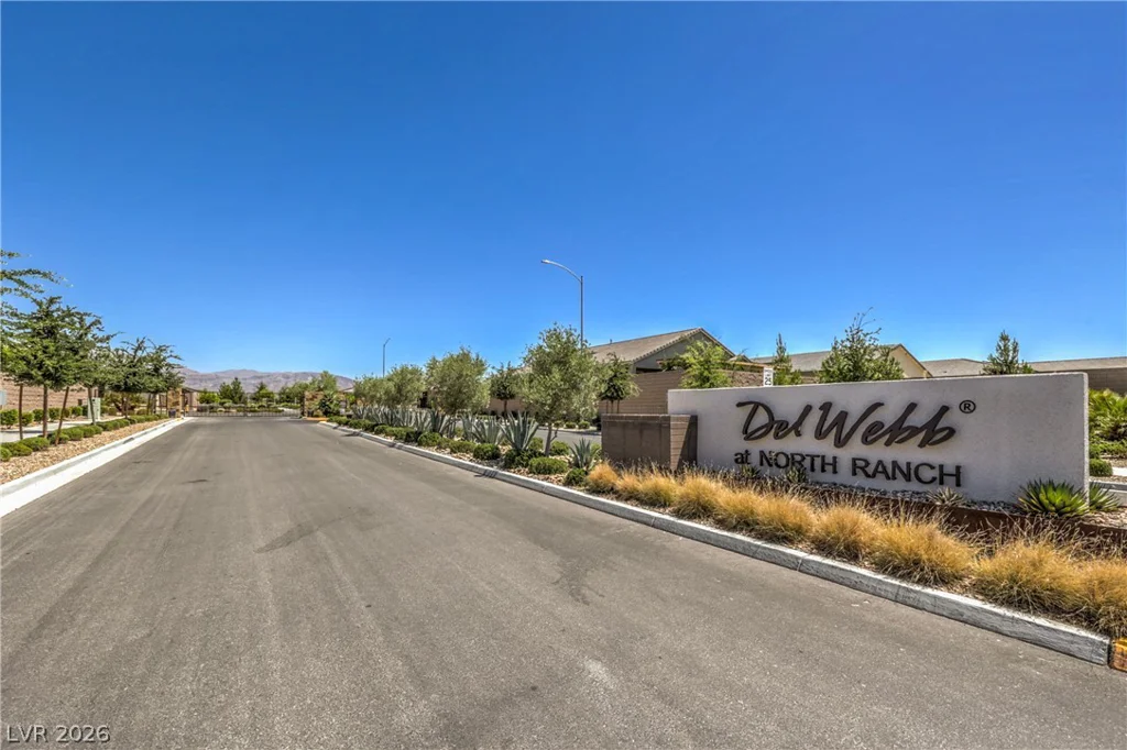 2376 Elmont, North Las Vegas, NV 89086