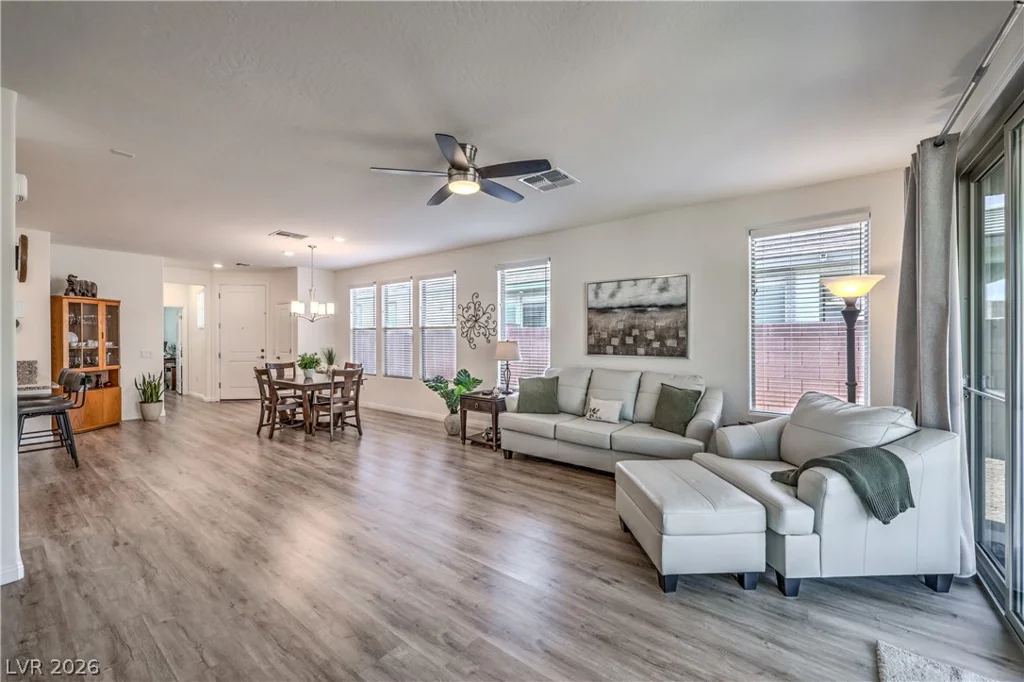 2376 Elmont, North Las Vegas, NV 89086