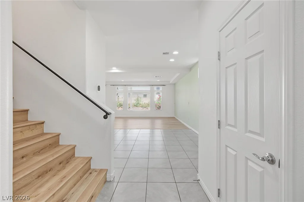 10421 Lorca Major, Las Vegas, NV 89141