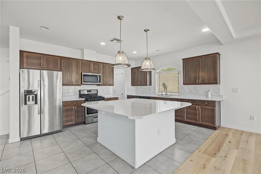 10421 Lorca Major, Las Vegas, NV 89141