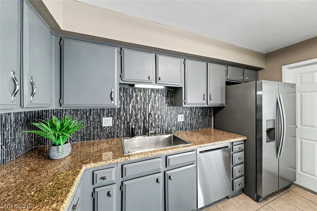 572 Willow Green, Las Vegas, NV 89169