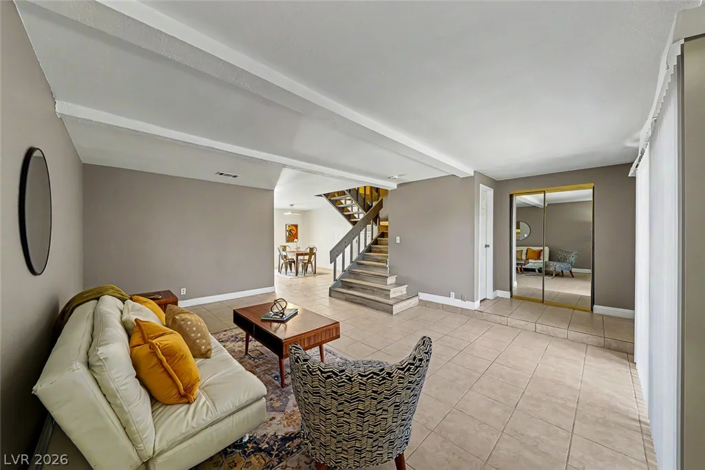 572 Willow Green, Las Vegas, NV 89169