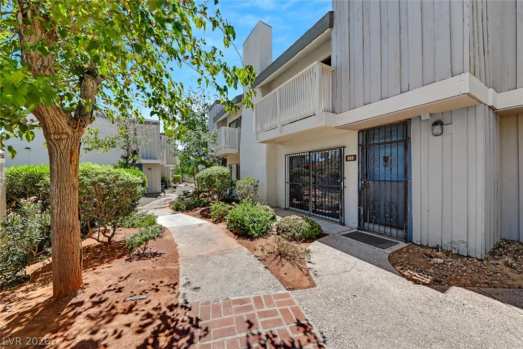 572 Willow Green, Las Vegas, NV 89169