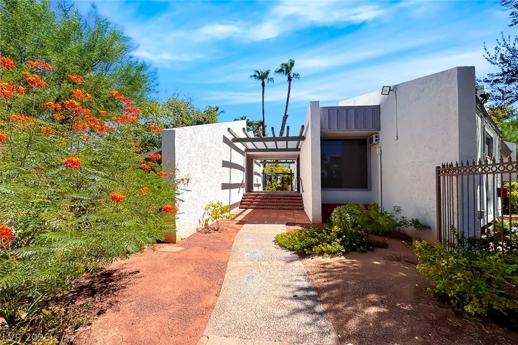 572 Willow Green, Las Vegas, NV 89169