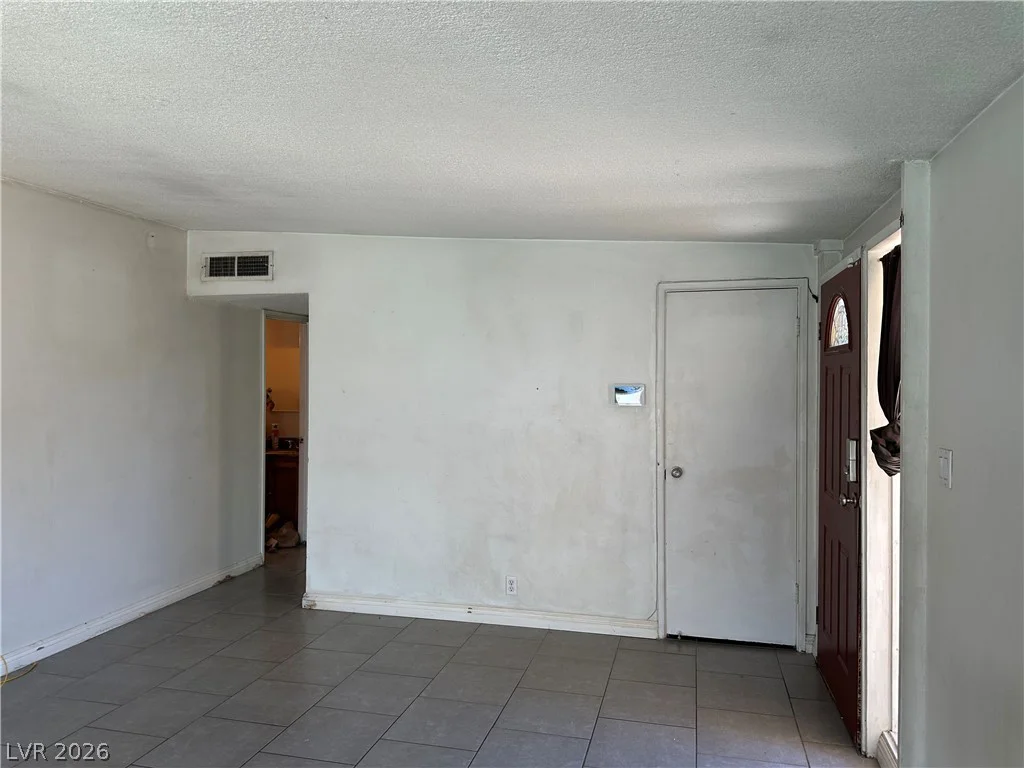 1571 Serenada, Las Vegas, NV 89169