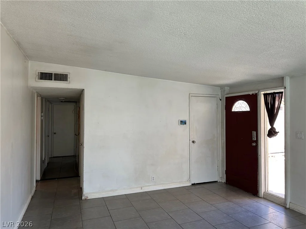 1571 Serenada, Las Vegas, NV 89169