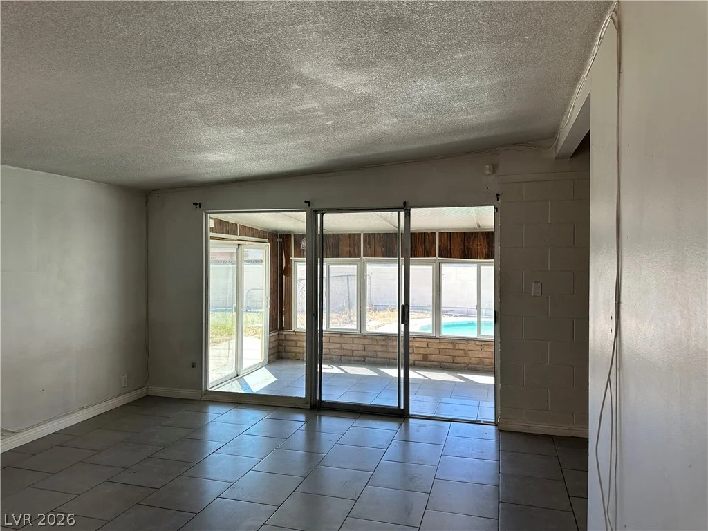 1571 Serenada, Las Vegas, NV 89169