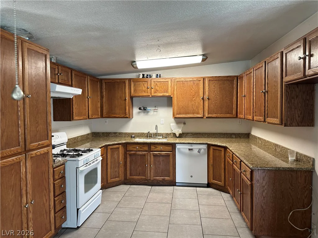 1571 Serenada, Las Vegas, NV 89169