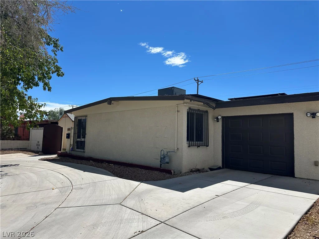 1571 Serenada, Las Vegas, NV 89169