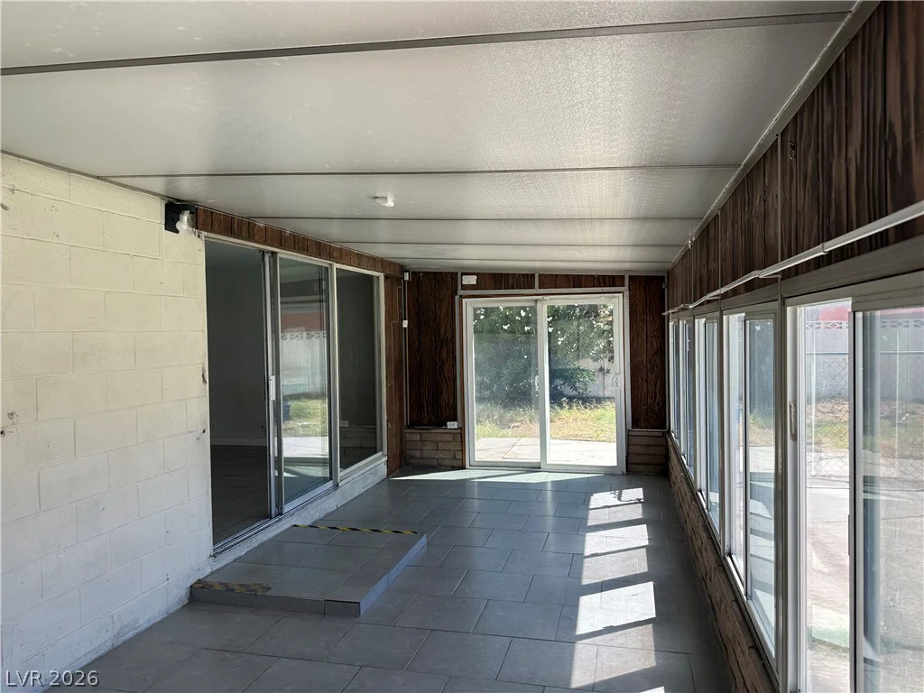 1571 Serenada, Las Vegas, NV 89169