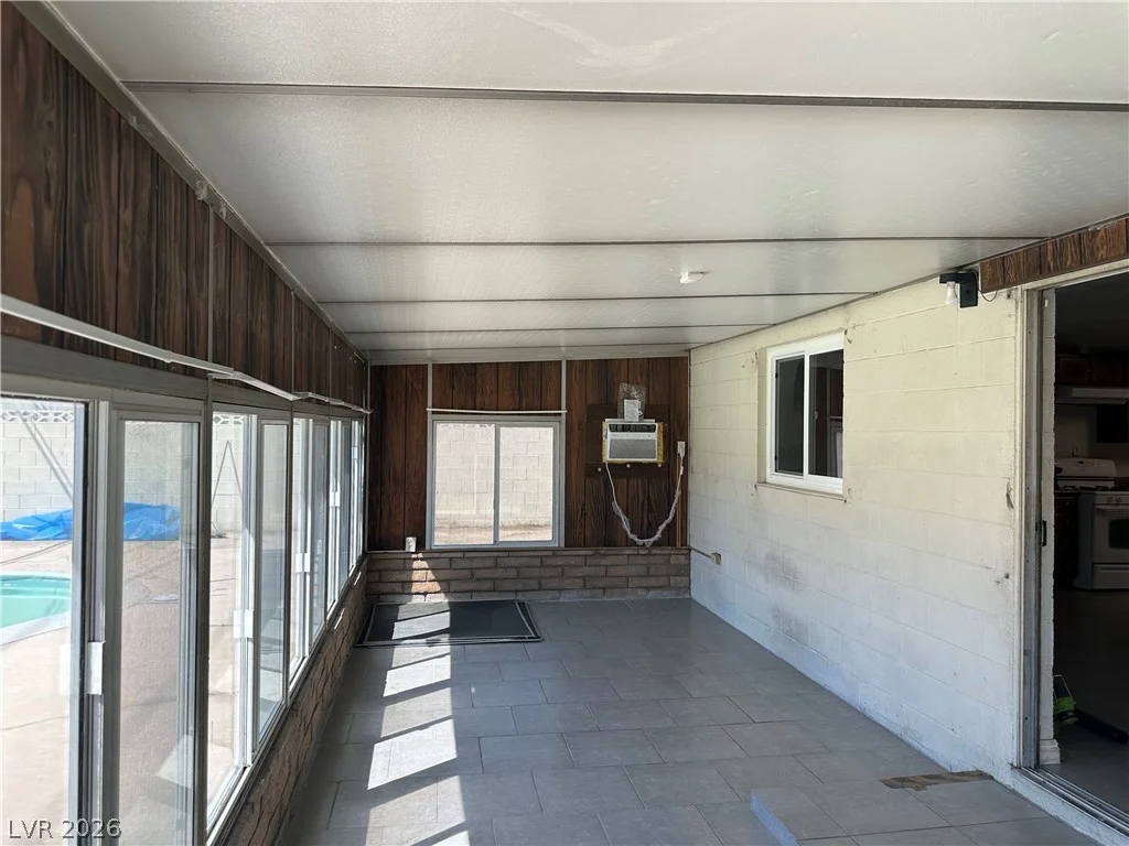 1571 Serenada, Las Vegas, NV 89169