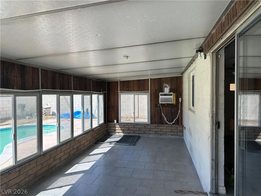 1571 Serenada, Las Vegas, NV 89169