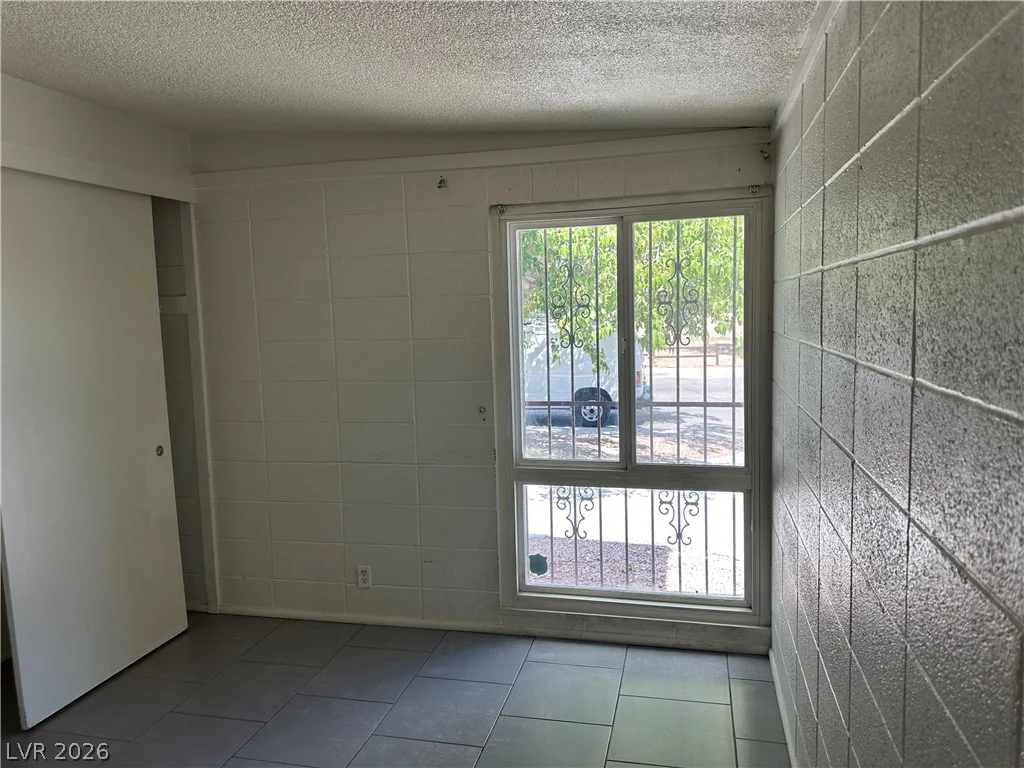 1571 Serenada, Las Vegas, NV 89169
