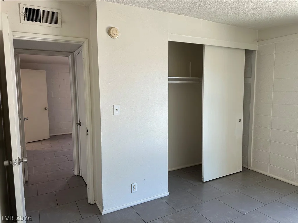 1571 Serenada, Las Vegas, NV 89169