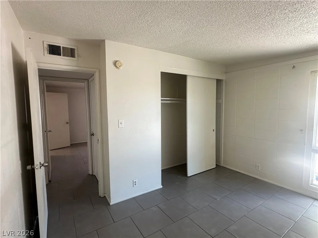 1571 Serenada, Las Vegas, NV 89169
