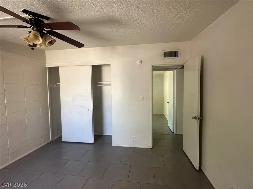 1571 Serenada, Las Vegas, NV 89169