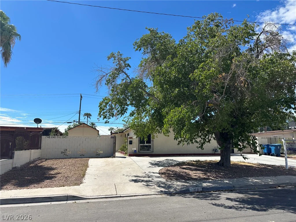 1571 Serenada, Las Vegas, NV 89169