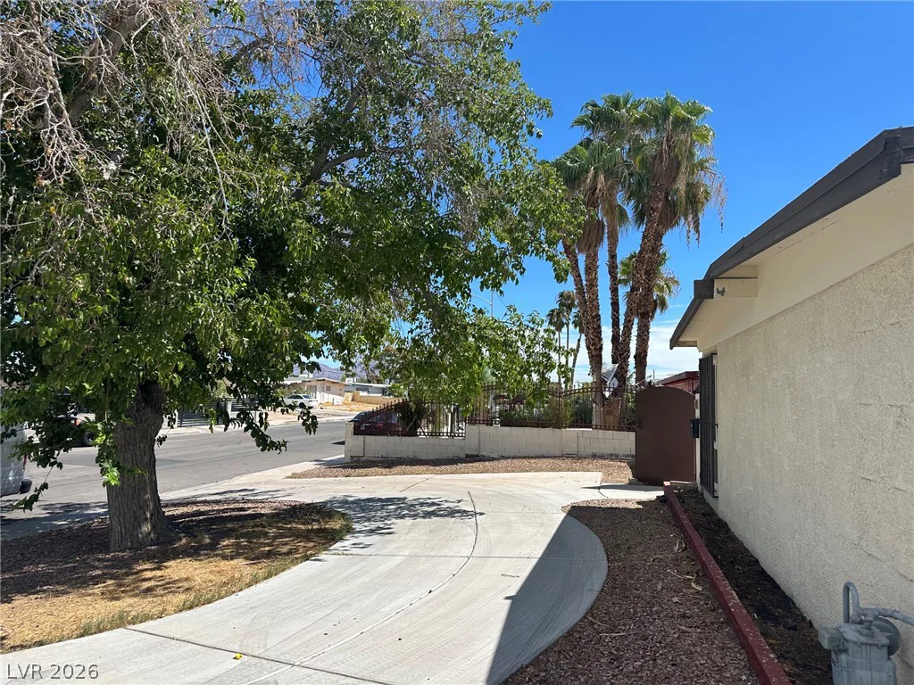 1571 Serenada, Las Vegas, NV 89169