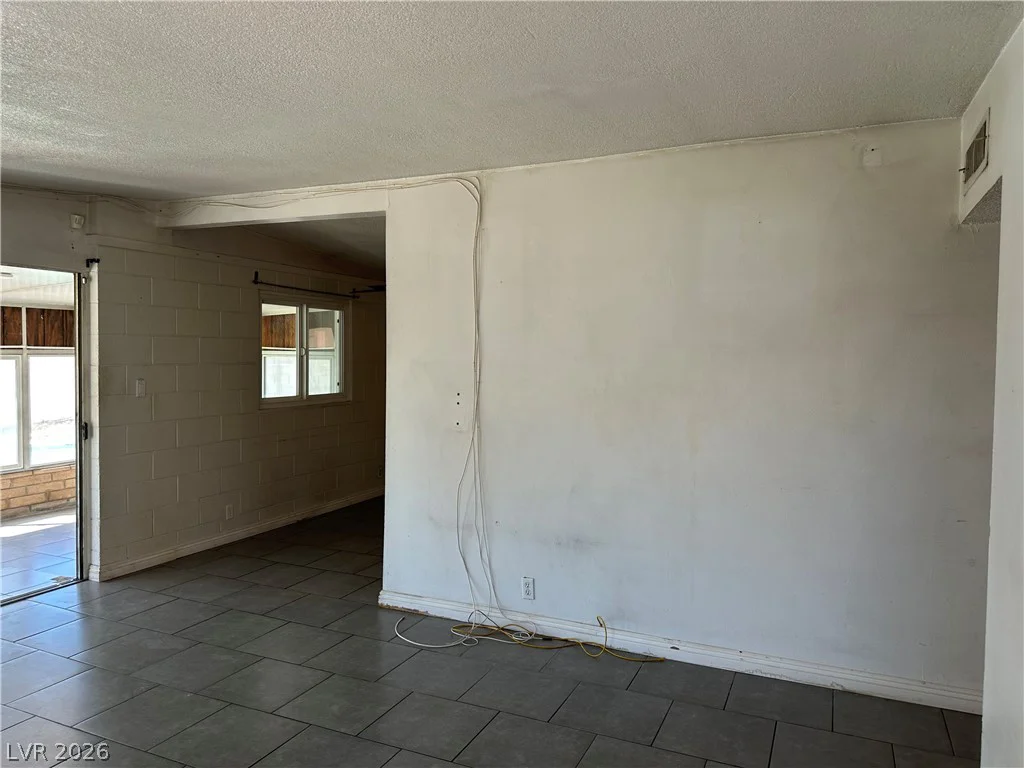 1571 Serenada, Las Vegas, NV 89169