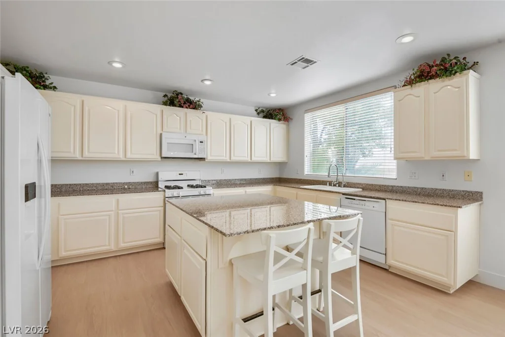 356 Lakewood Garden, Las Vegas, NV 89148