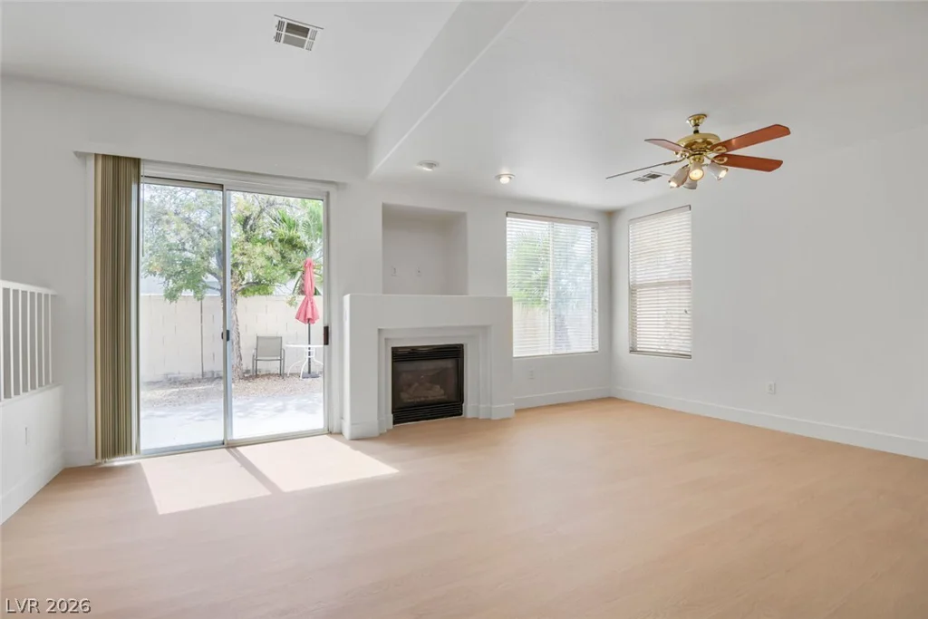 356 Lakewood Garden, Las Vegas, NV 89148