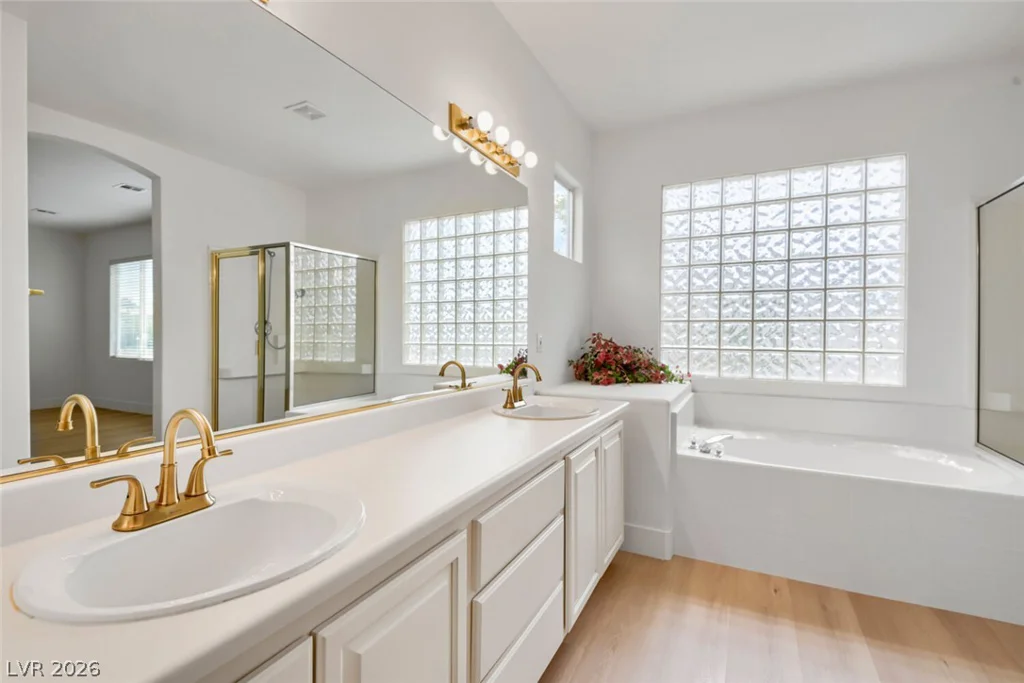 356 Lakewood Garden, Las Vegas, NV 89148