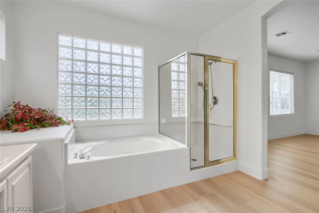 356 Lakewood Garden, Las Vegas, NV 89148