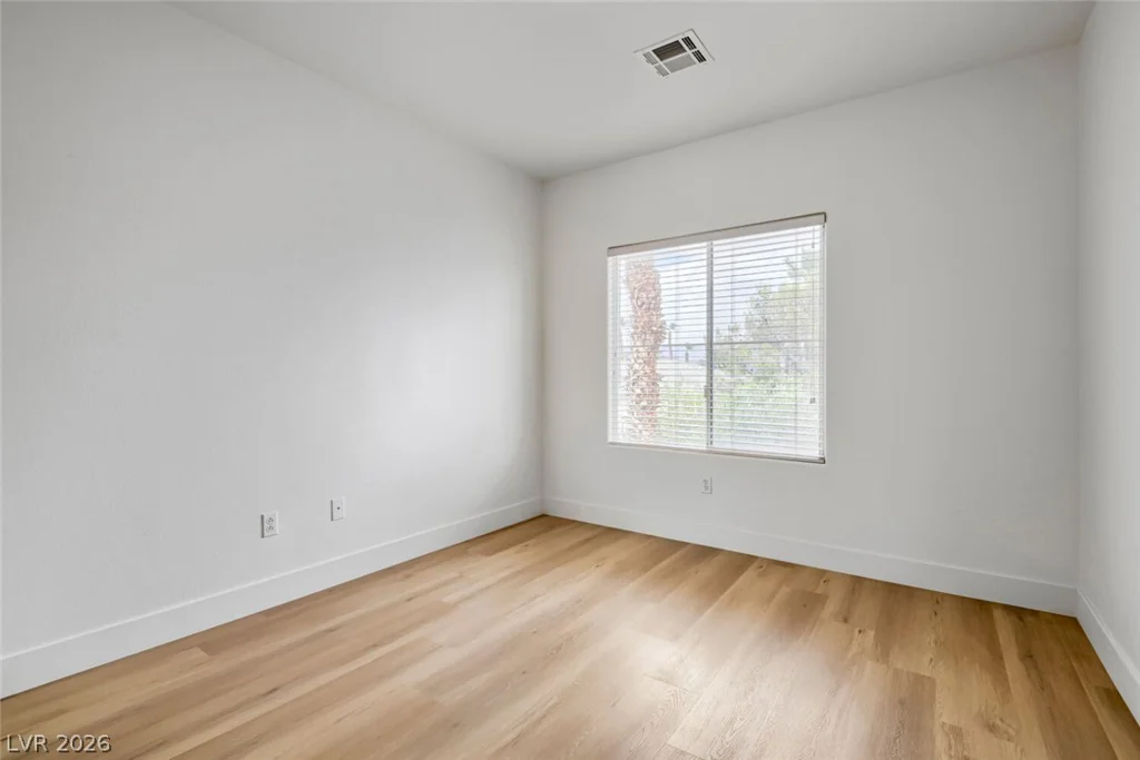 356 Lakewood Garden, Las Vegas, NV 89148