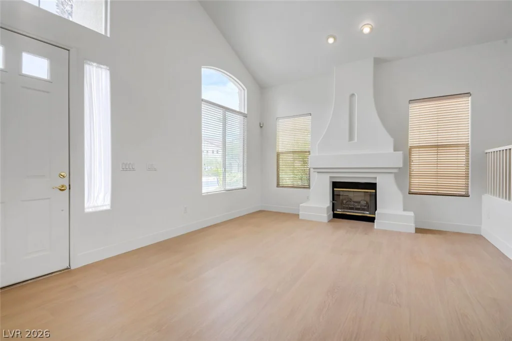356 Lakewood Garden, Las Vegas, NV 89148