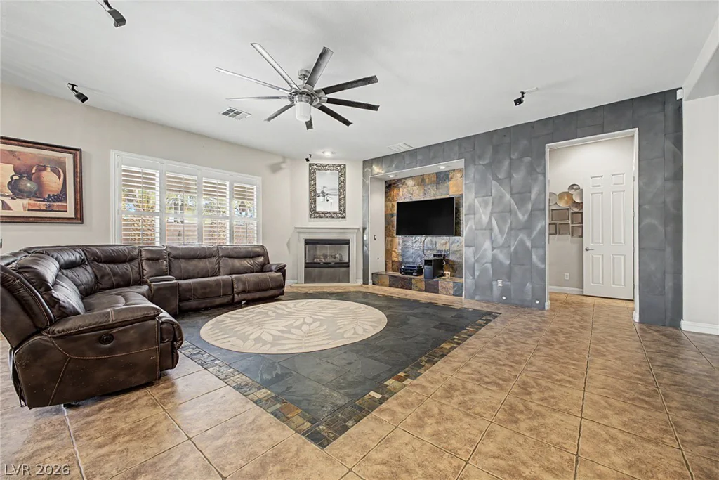 8226 Mount Logan, Las Vegas, NV 89131